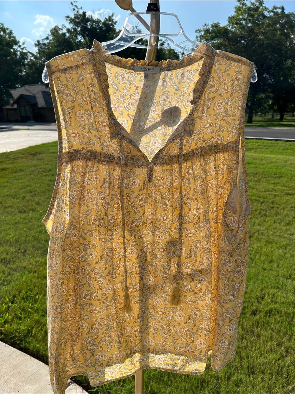 Angels Forever Young Yellow Paisley Tassel V-Neck Sleeveless Blouse Size: 2X